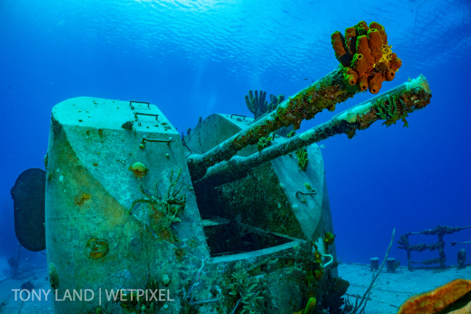 The main deck guns of the MV Kieth Tibbets, Cayman Brac. 