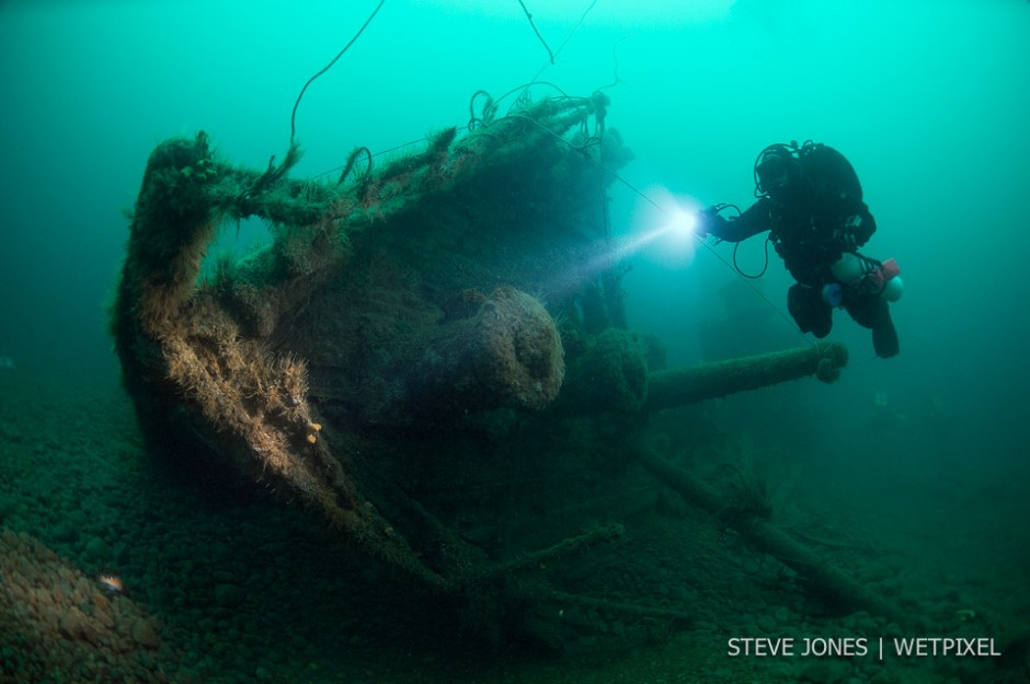 The liner SS Laurentic was enroute to the USA at the height of WW1 when she struck 2 mines and sunk in 130 feet/40 m of water, killing over 350 of her crew.