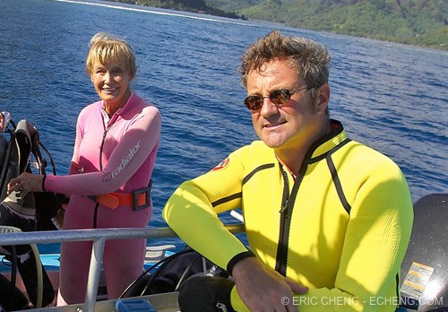 Douglas Seifert and Valerie Taylor in French Polynesia (photo: Eric Cheng)