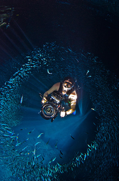 подводный видеооператор Джон Шоу (Jon Shaw) приглашает на однодневный семинар по основам видеосъемки под водой